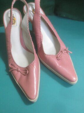 Brand New VS "Crunch" Pink Slingback Pumps - Size 6.5